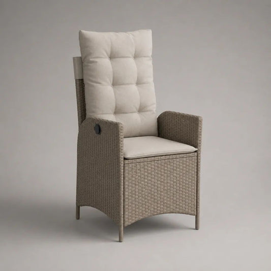 Verstellbarer Gartenstuhl mit Armlehnen aus Polyrattan und Stahl, inklusive Auflagen, Taupe/Creme, 58 × 68 × 110 cm